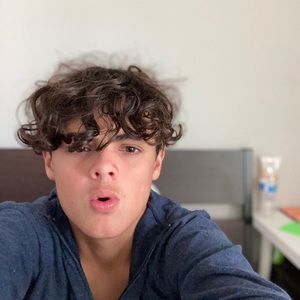 Meet your Posher, Andres